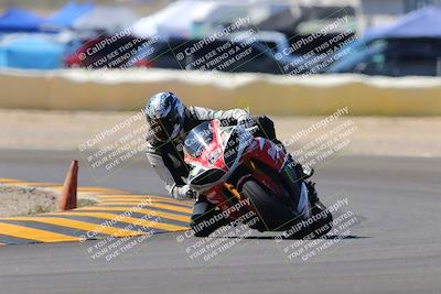 media/Oct-09-2022-SoCal Trackdays (Sun) [[95640aeeb6]]/Turn 2 (1110am)/